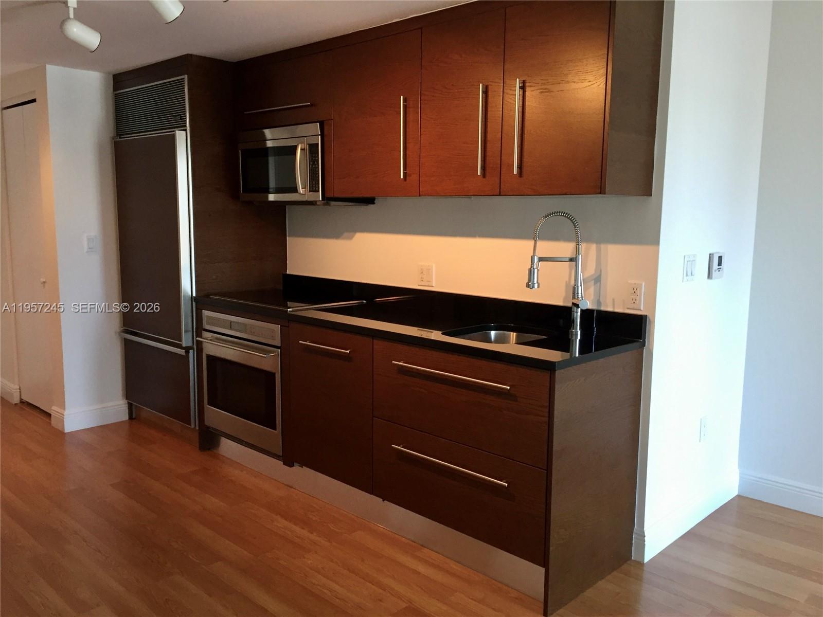 475 Brickell Ave #2508 Miami, FL 33131