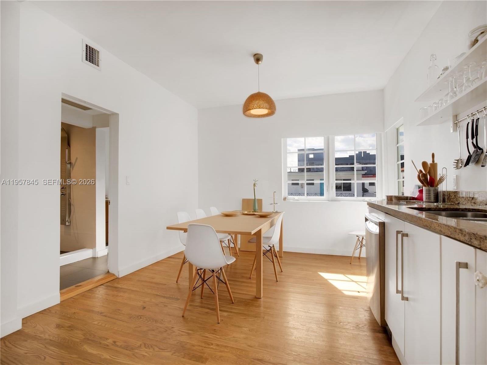 727 14th Pl #4 Miami Beach, FL 33139