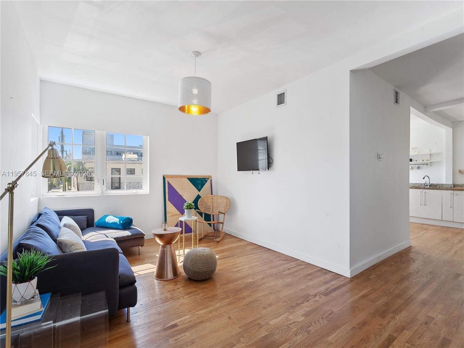 727 14th Pl #4 Miami Beach, FL 33139