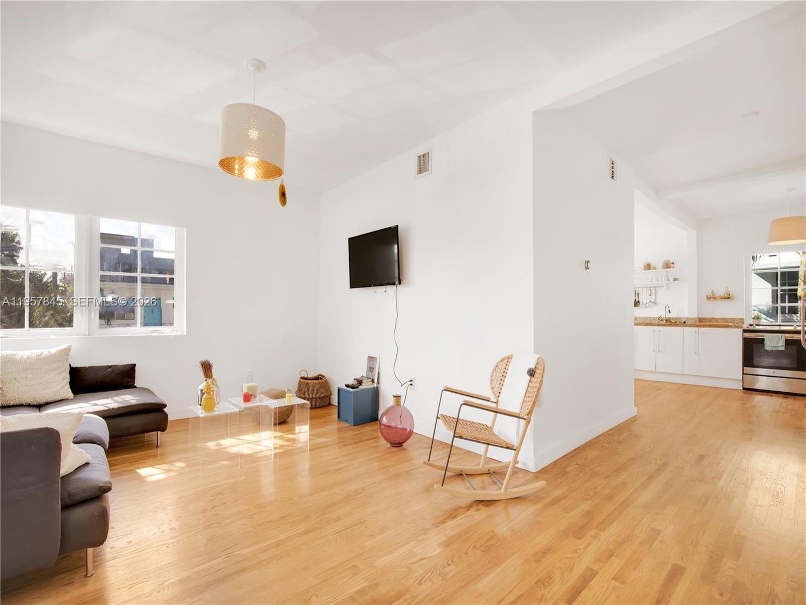 727 14th Pl #4 Miami Beach, FL 33139