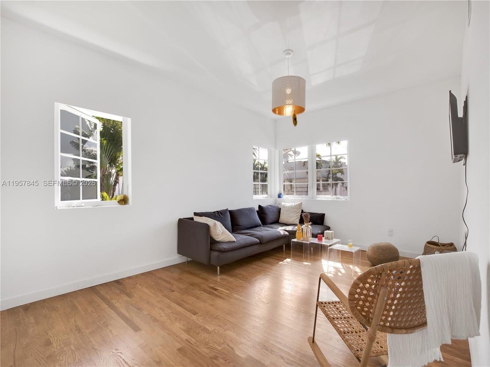 727 14th Pl #4 Miami Beach, FL 33139