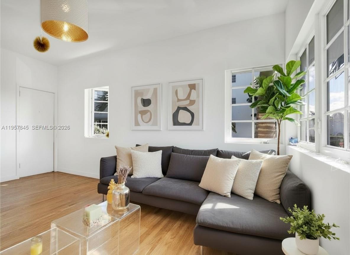 727 14th Pl #4 Miami Beach, FL 33139