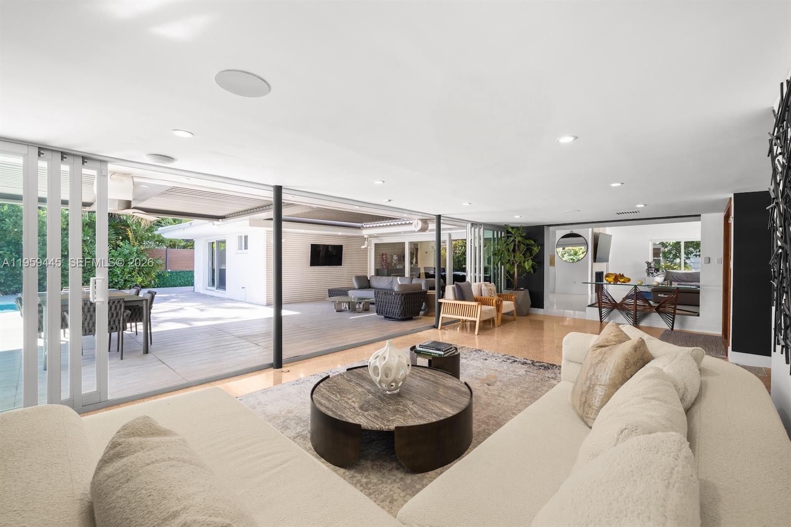 1040 NE 86th St Miami, FL 33138