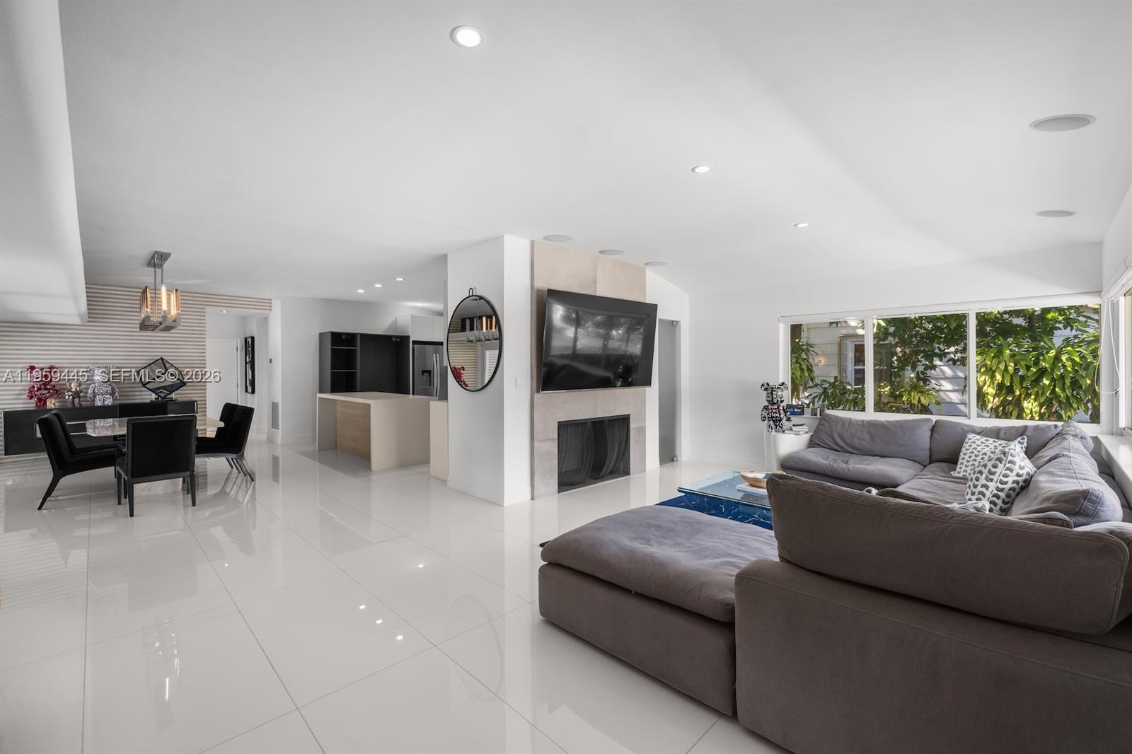 1040 NE 86th St Miami, FL 33138