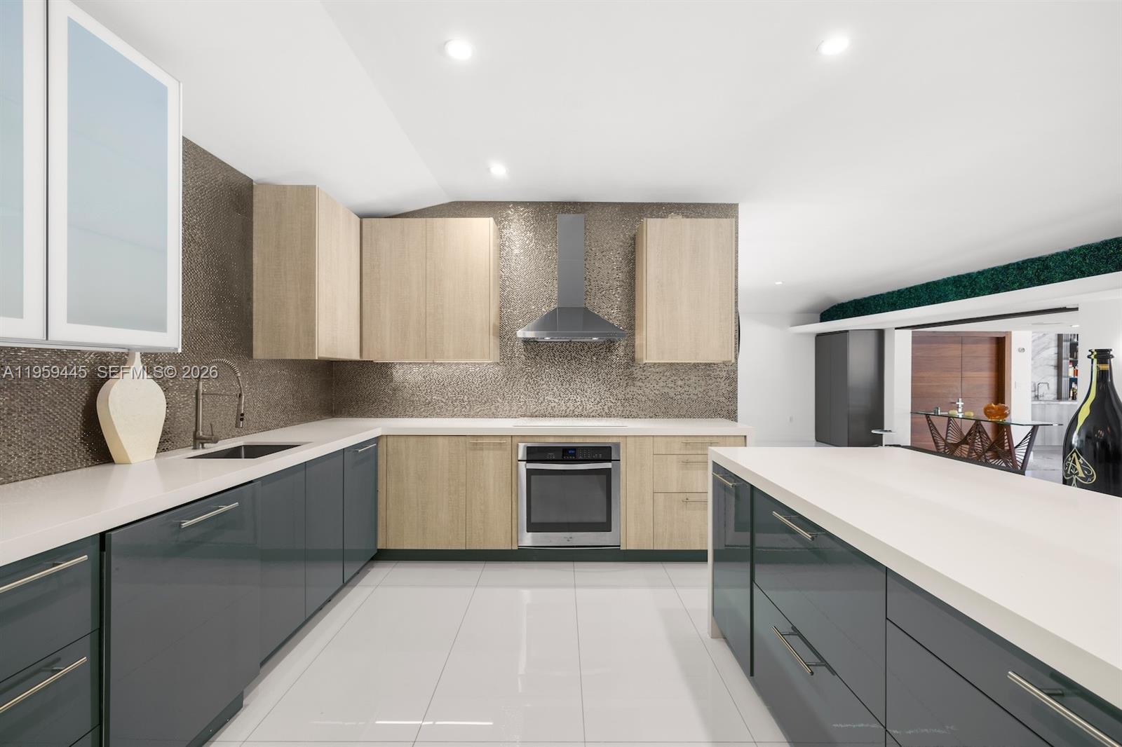 1040 NE 86th St Miami, FL 33138