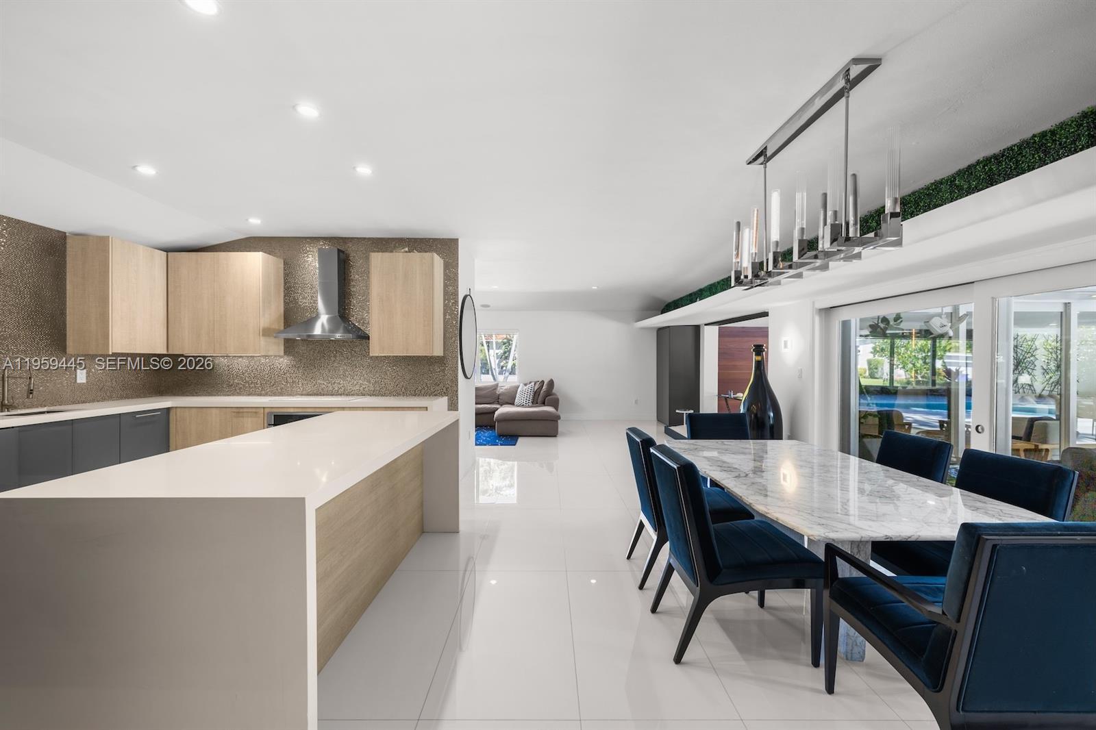 1040 NE 86th St Miami, FL 33138