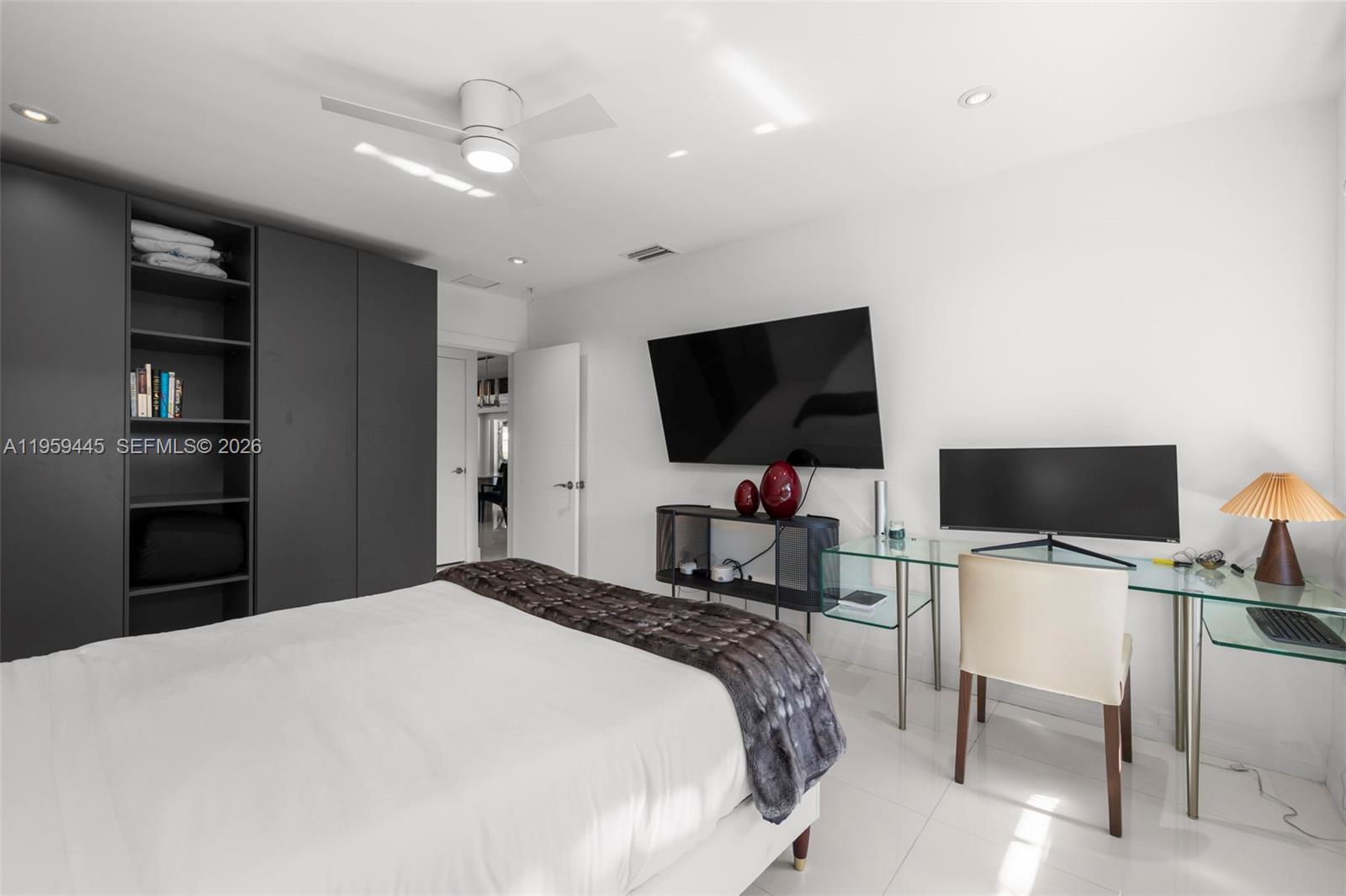 1040 NE 86th St Miami, FL 33138