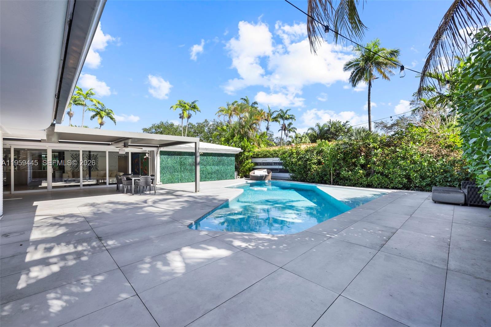 1040 NE 86th St Miami, FL 33138