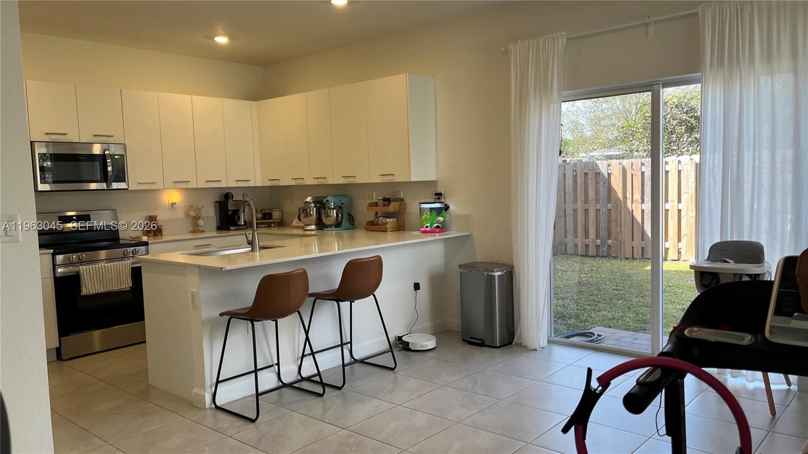 12092 NW 24th Pl Miami, FL 33167