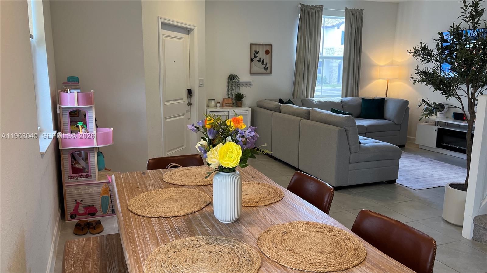 12092 NW 24th Pl Miami, FL 33167