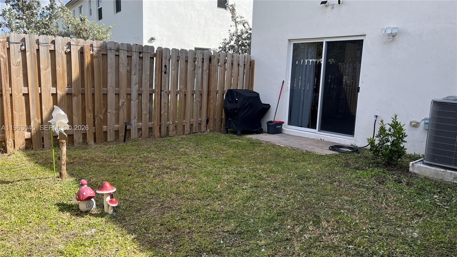 12092 NW 24th Pl Miami, FL 33167