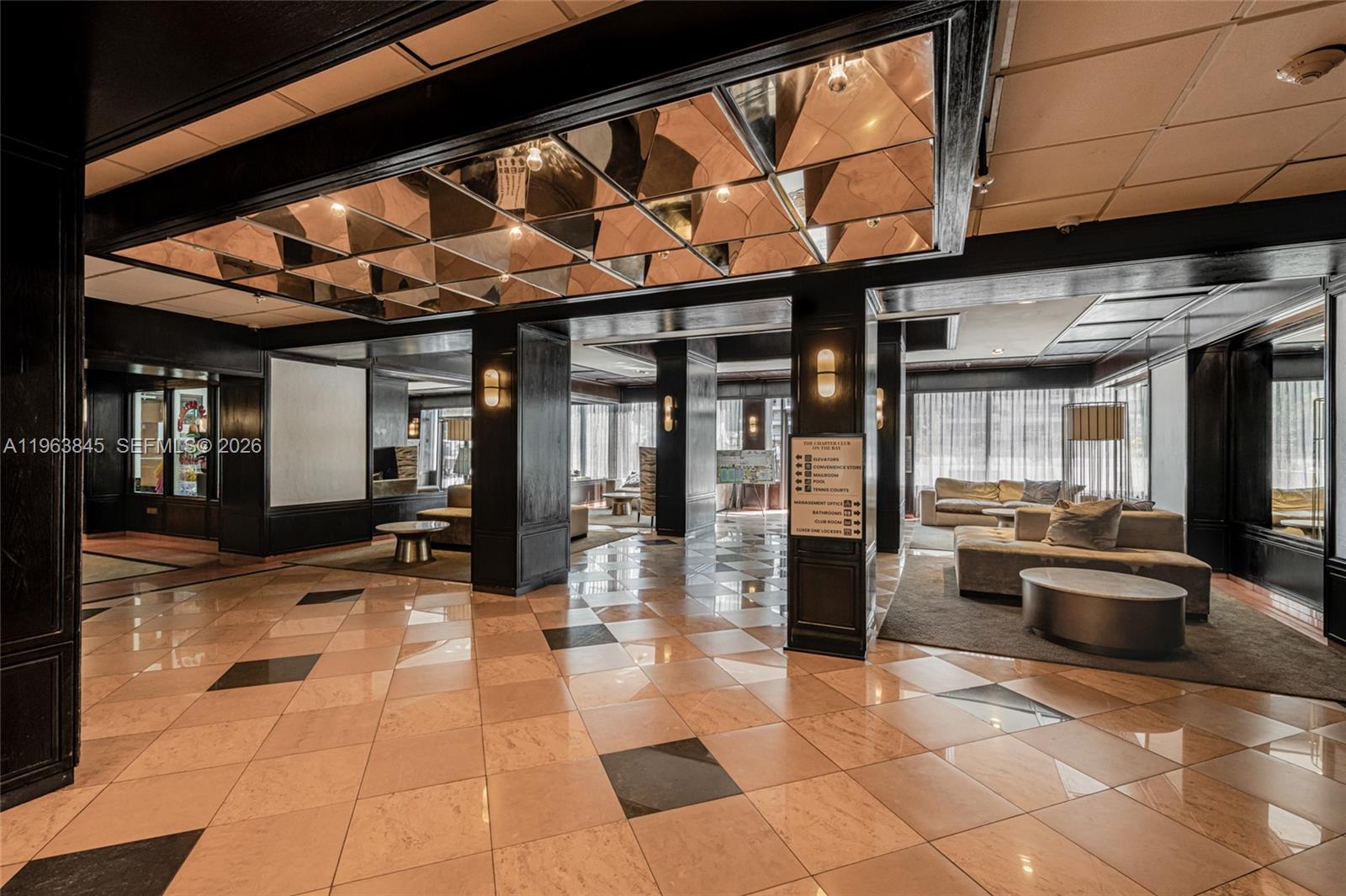 image Charter Club25