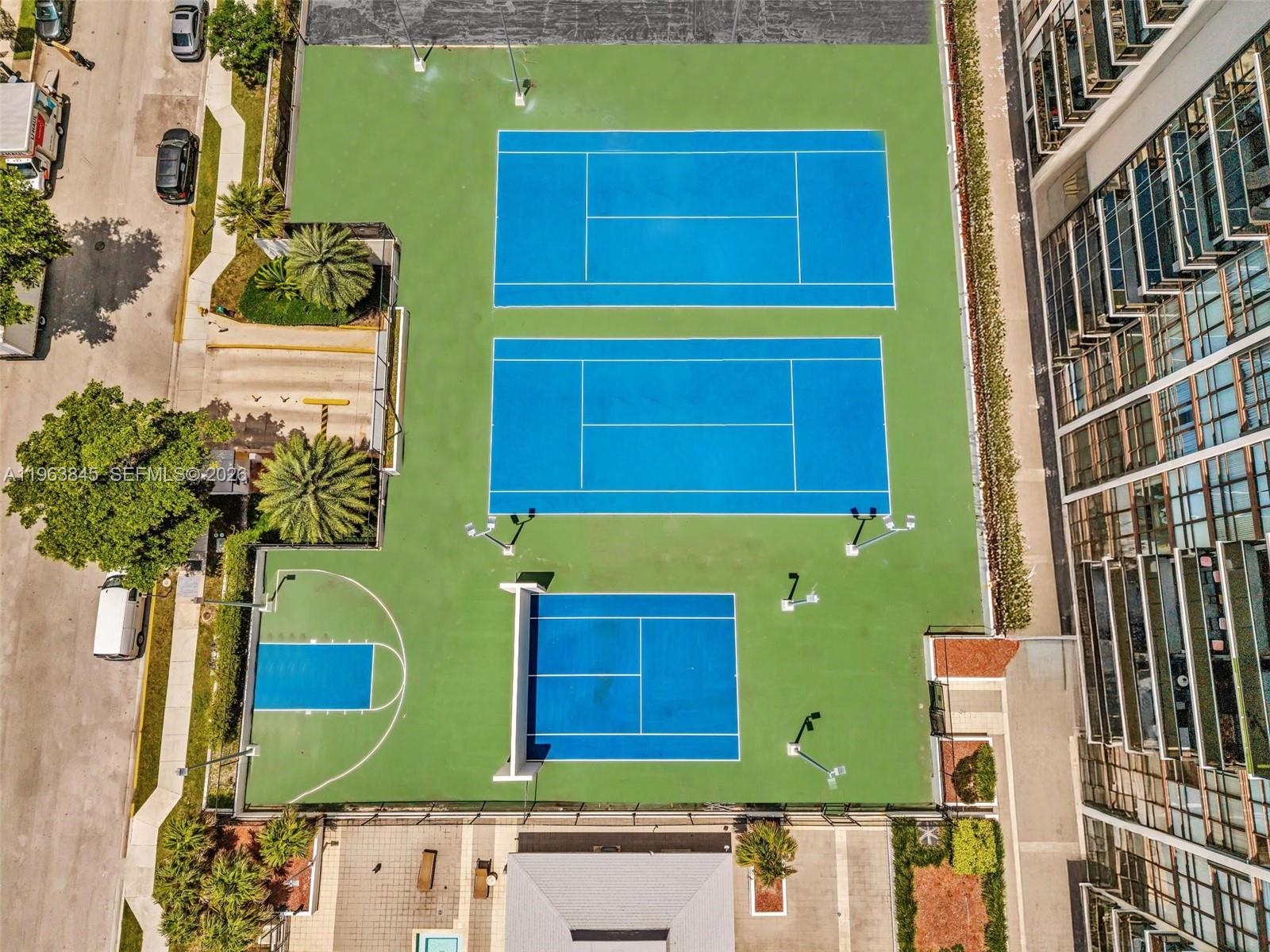 image Charter Club40