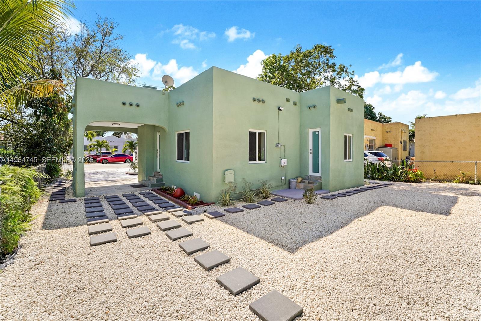 1139 NW 37th St Miami, FL 33127