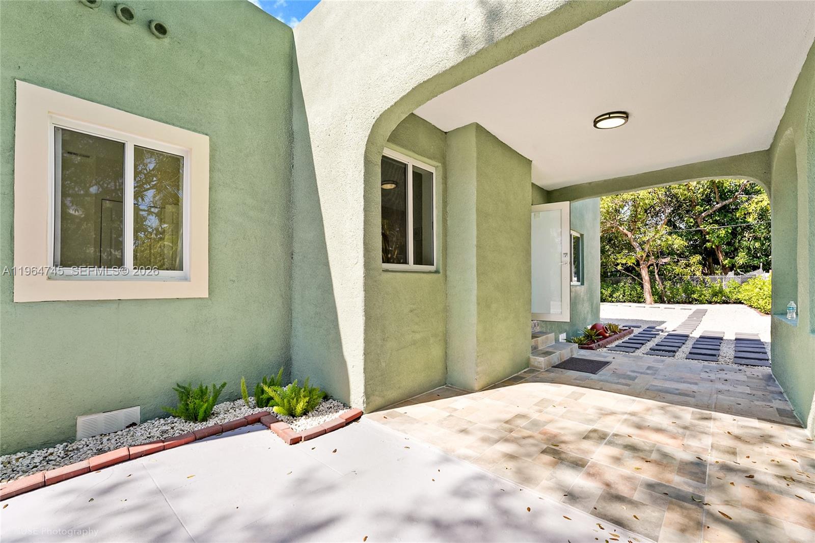 1139 NW 37th St Miami, FL 33127