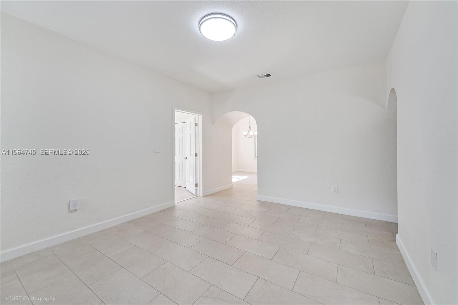 1139 NW 37th St Miami, FL 33127