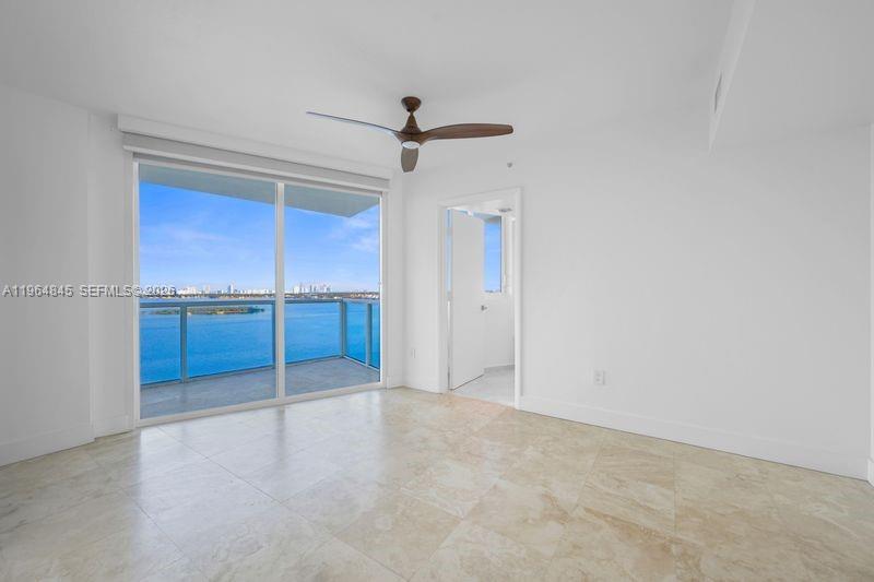 image Onyx on the Bay12