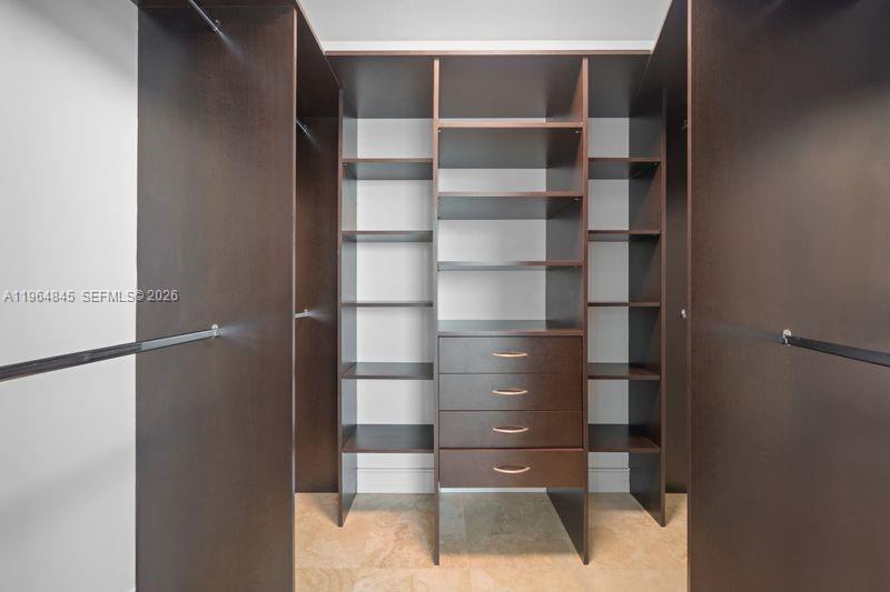 image Onyx on the Bay16