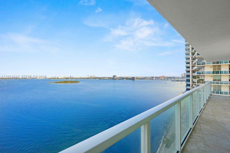 image Onyx on the Bay1