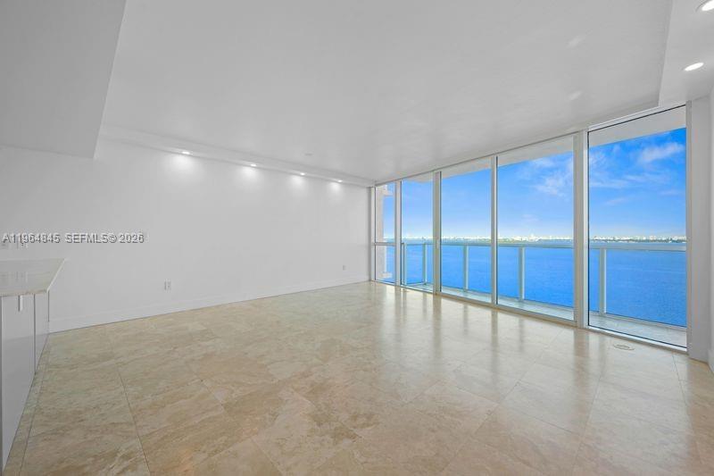 image Onyx on the Bay4