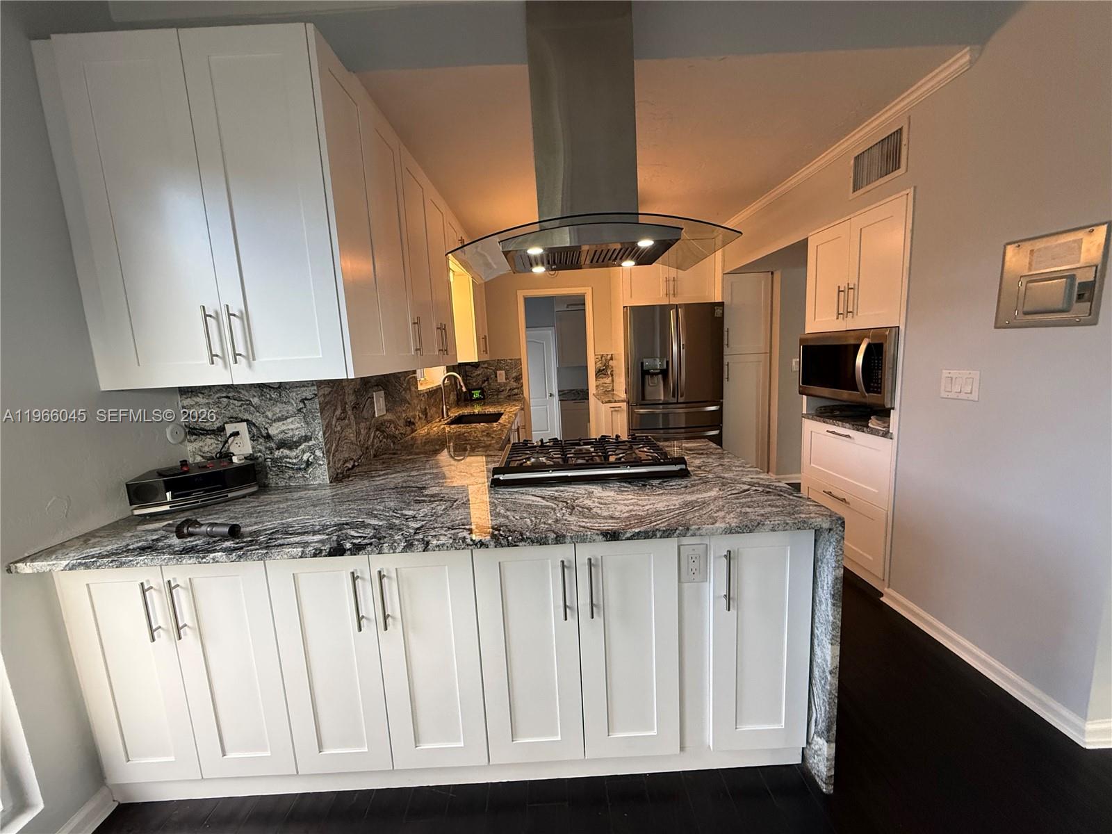 561 SE 3rd Ter Pompano Beach, FL 33060