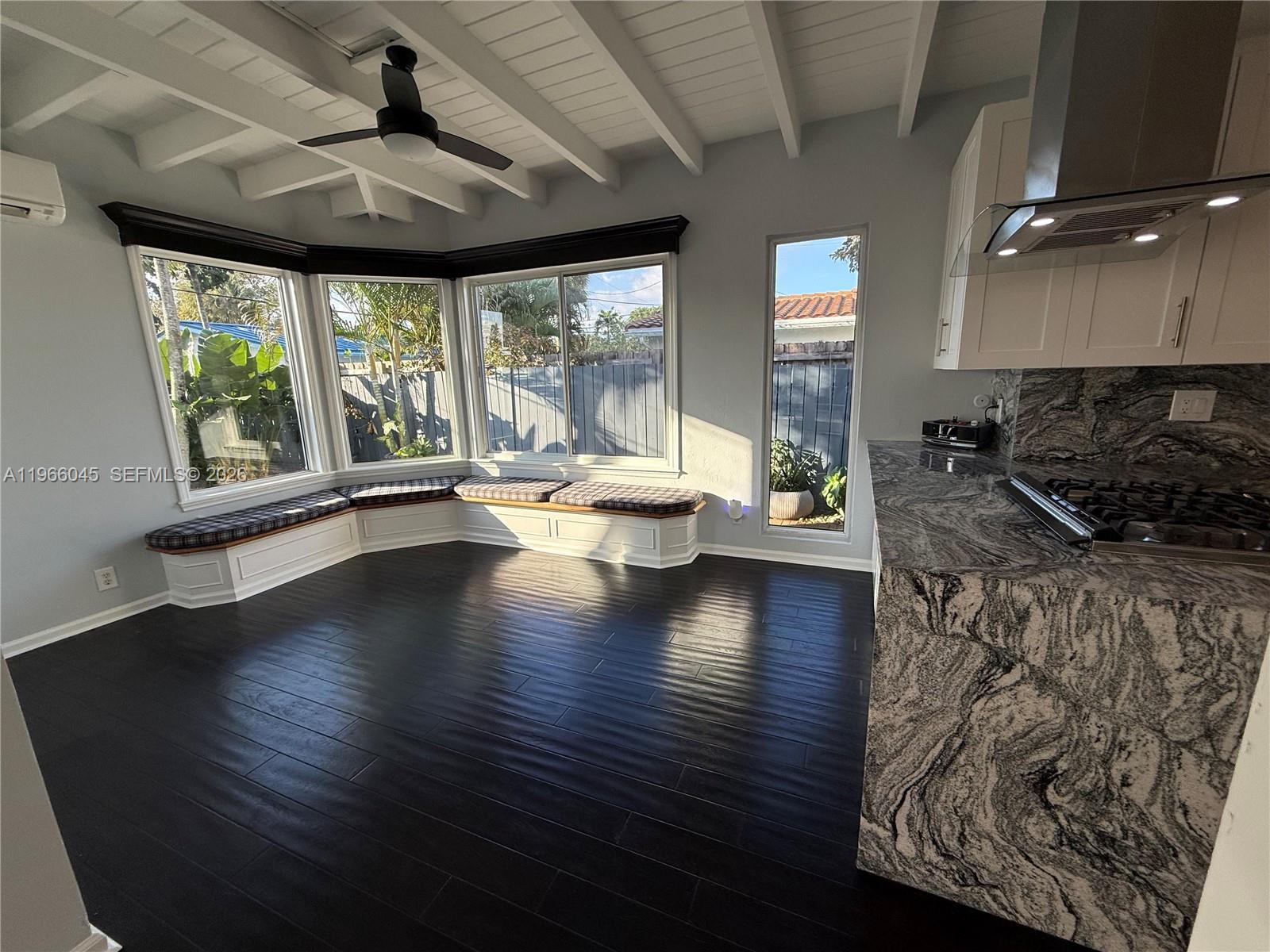 561 SE 3rd Ter Pompano Beach, FL 33060