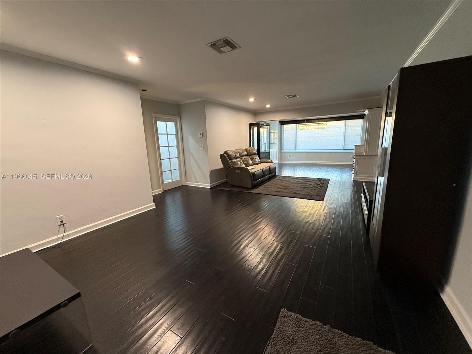 561 SE 3rd Ter Pompano Beach, FL 33060