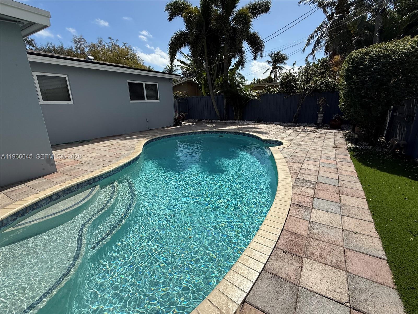 561 SE 3rd Ter Pompano Beach, FL 33060