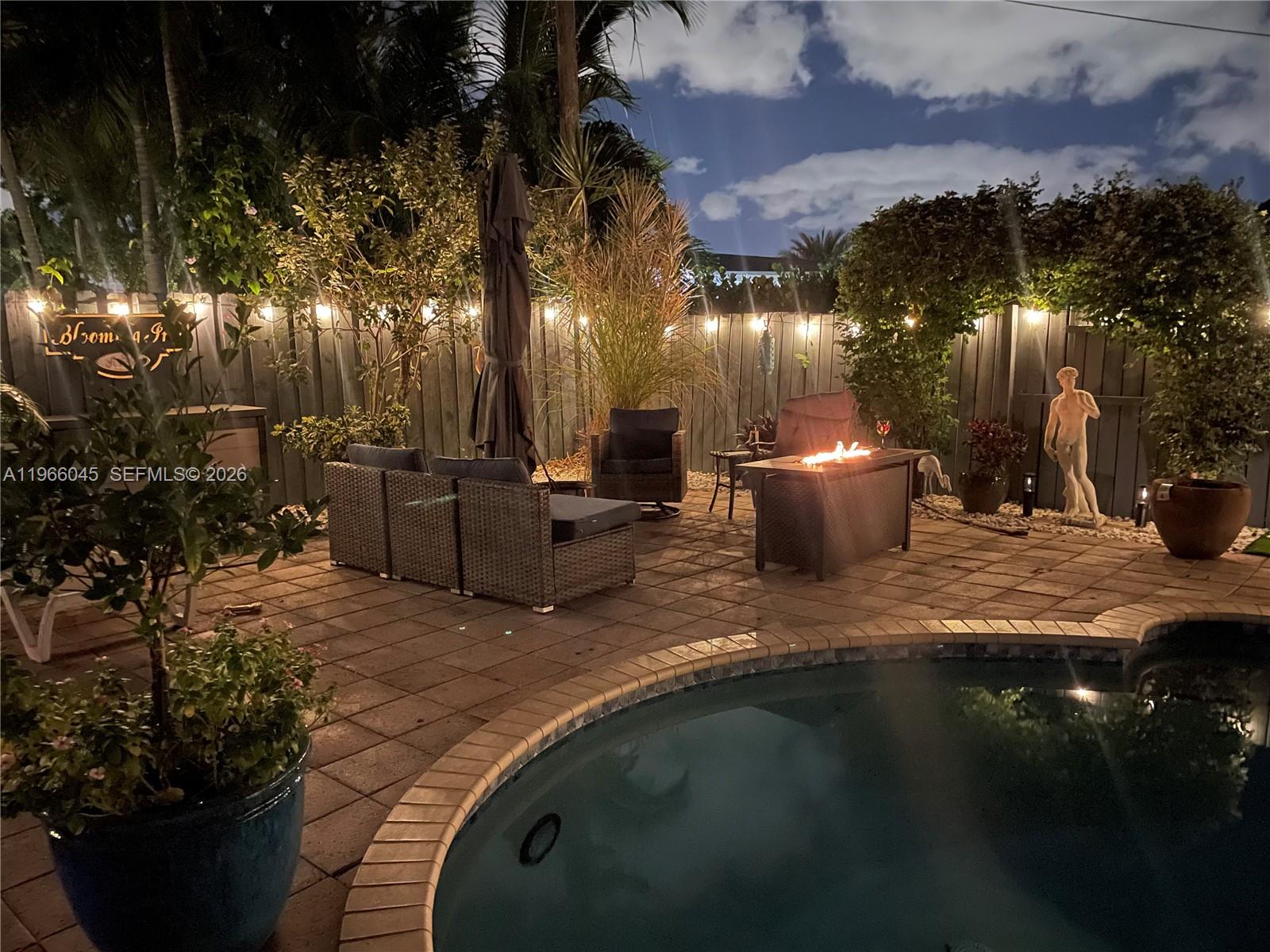 561 SE 3rd Ter Pompano Beach, FL 33060