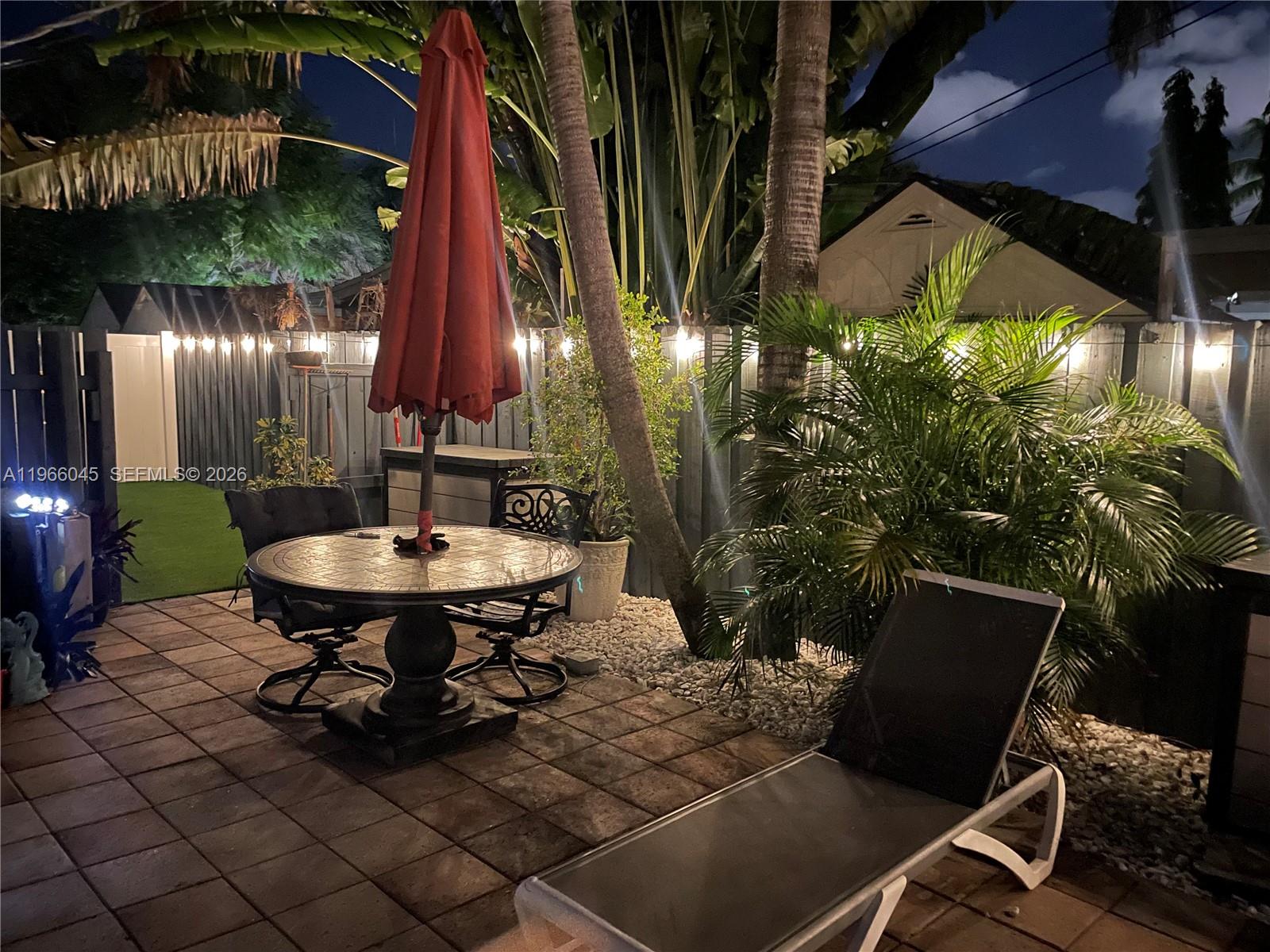 561 SE 3rd Ter Pompano Beach, FL 33060