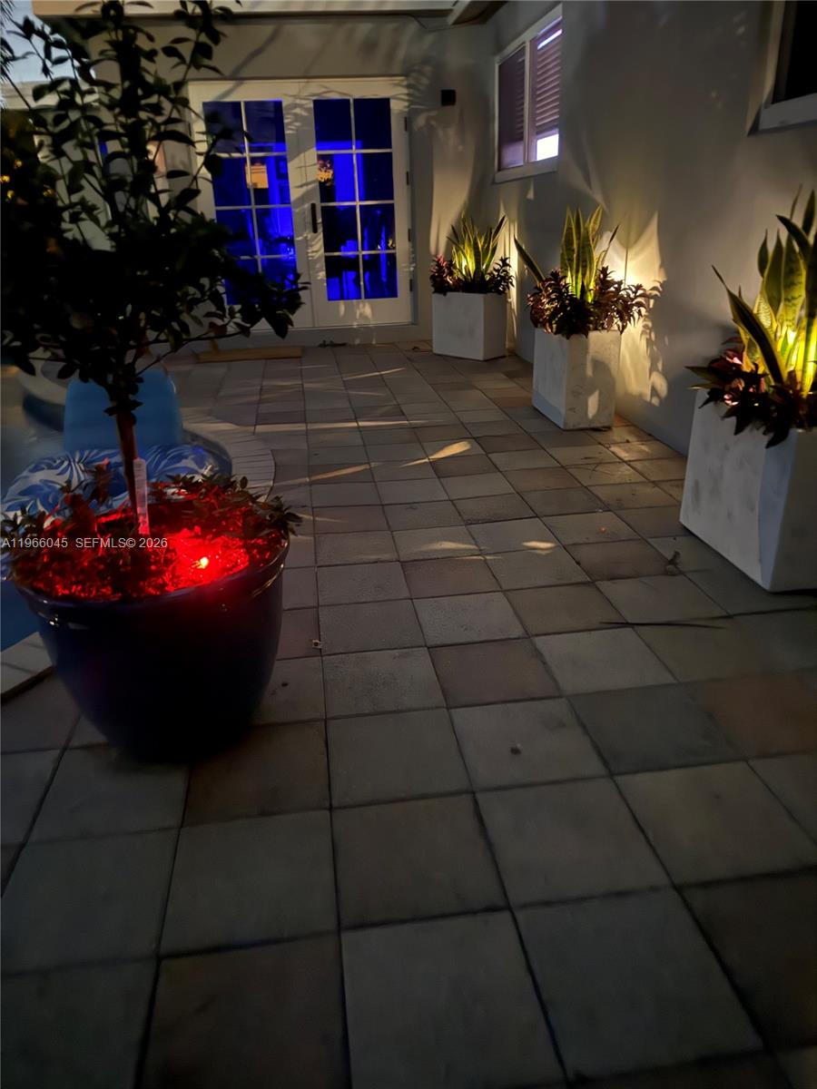 561 SE 3rd Ter Pompano Beach, FL 33060