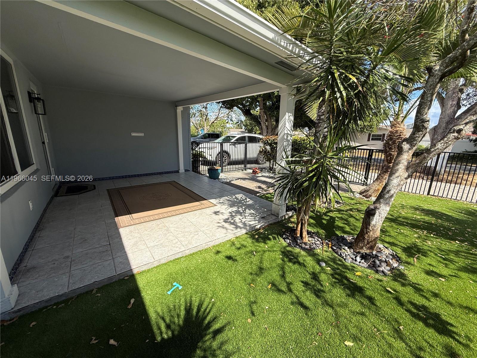 561 SE 3rd Ter Pompano Beach, FL 33060