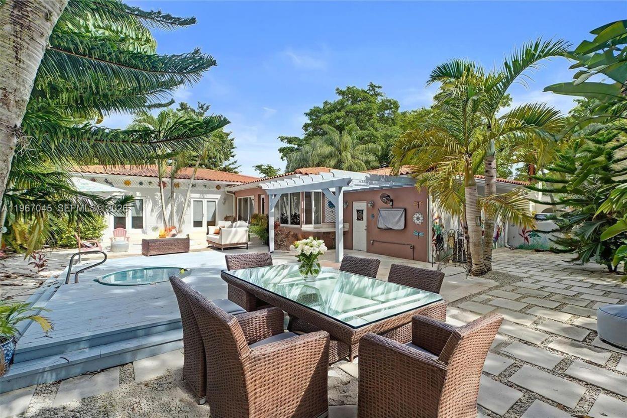 911 Mariana Ave Coral Gables, FL 33134