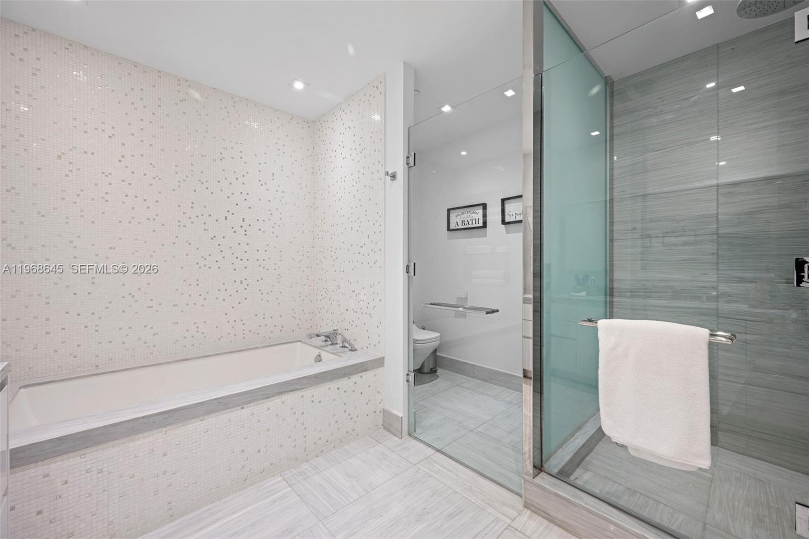 image Jade Signature18