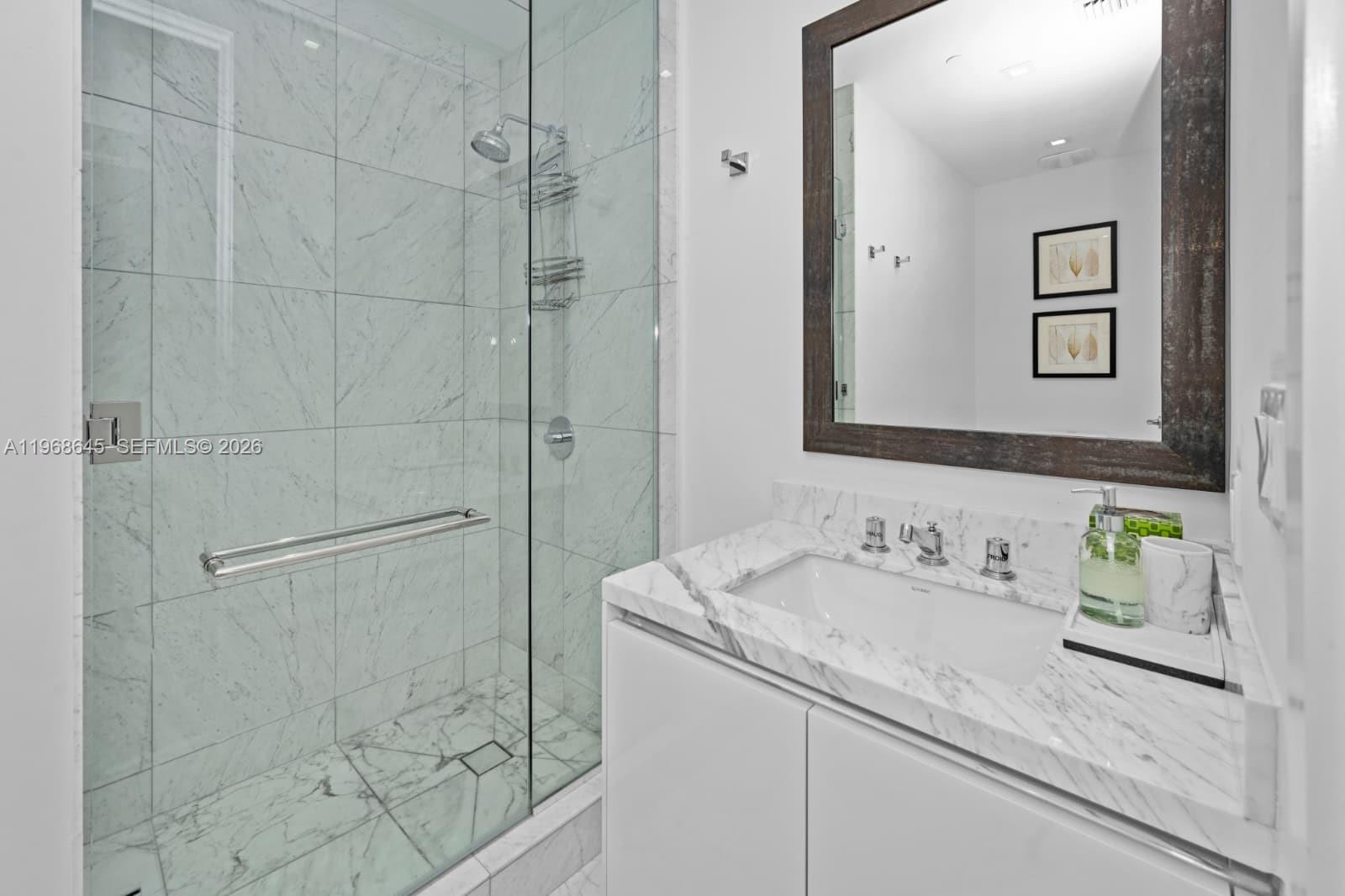 image Jade Signature21