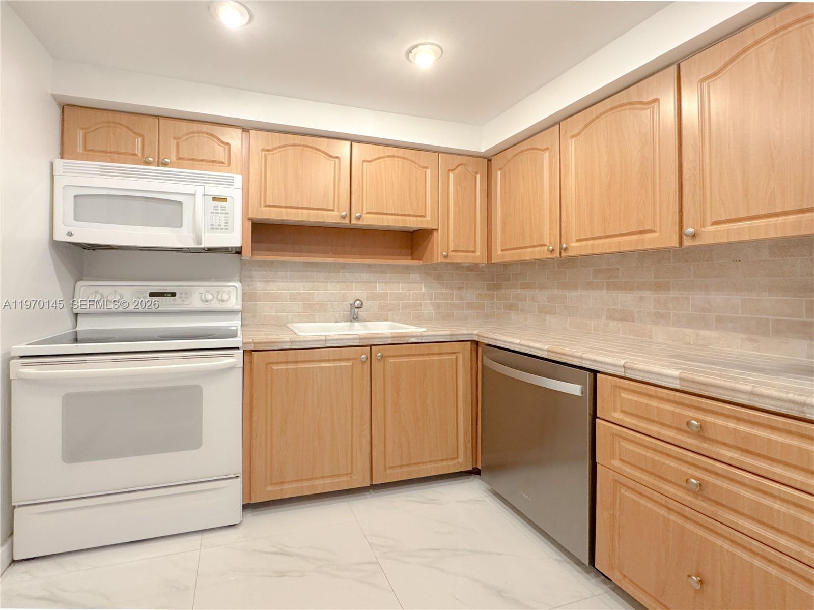 555 Crandon Blvd #82 Key Biscayne, FL 33149