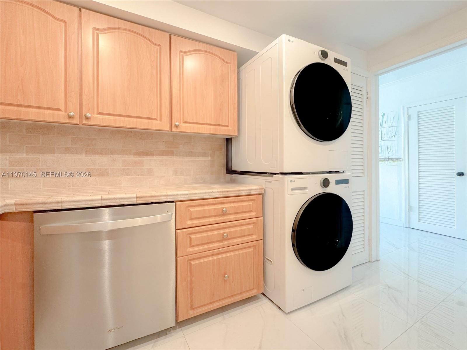 555 Crandon Blvd #82 Key Biscayne, FL 33149