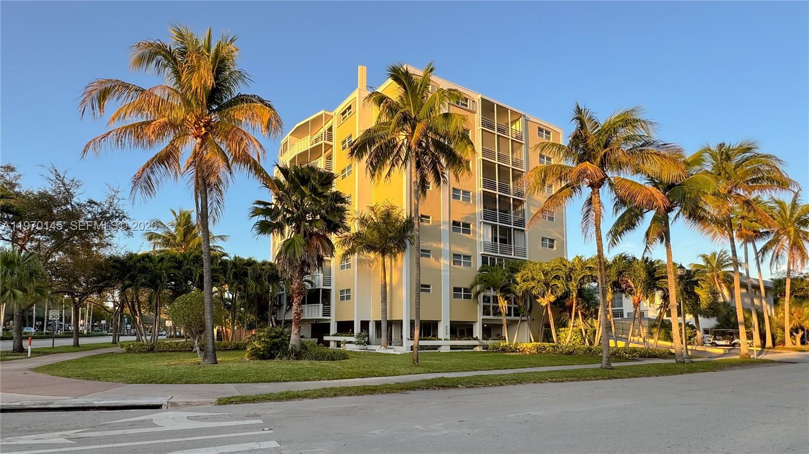 555 Crandon Blvd #82 Key Biscayne, FL 33149