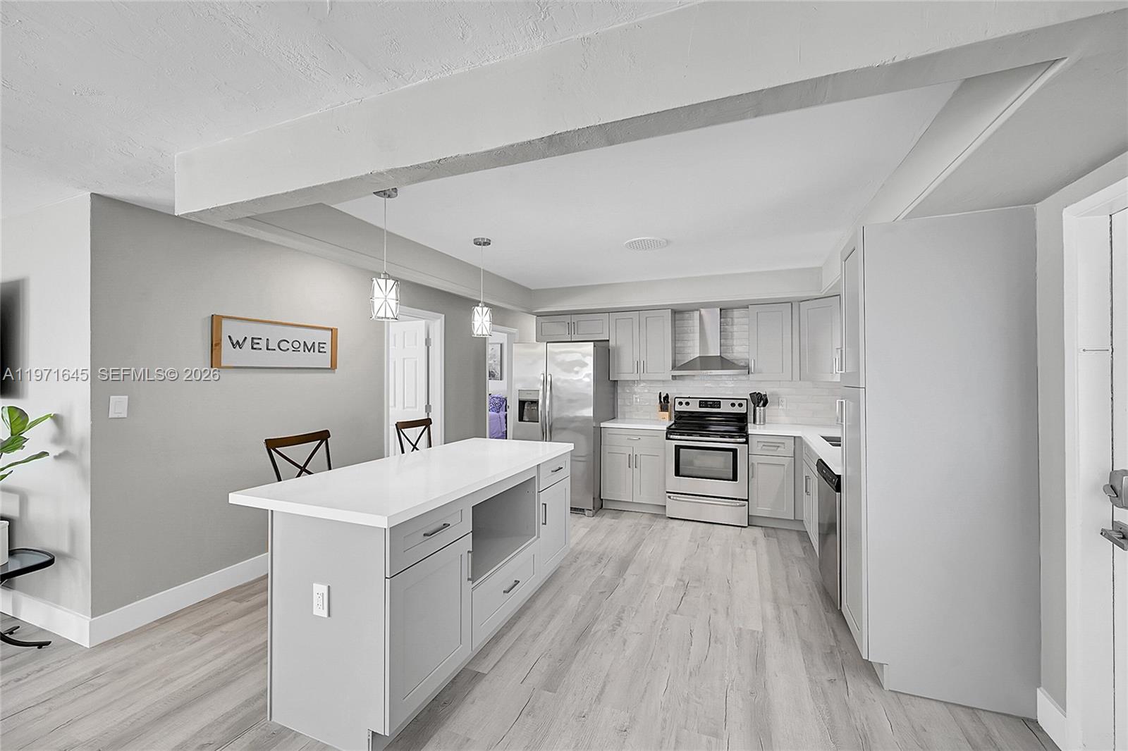 1950 NE 55th Ct Fort Lauderdale, FL 33308