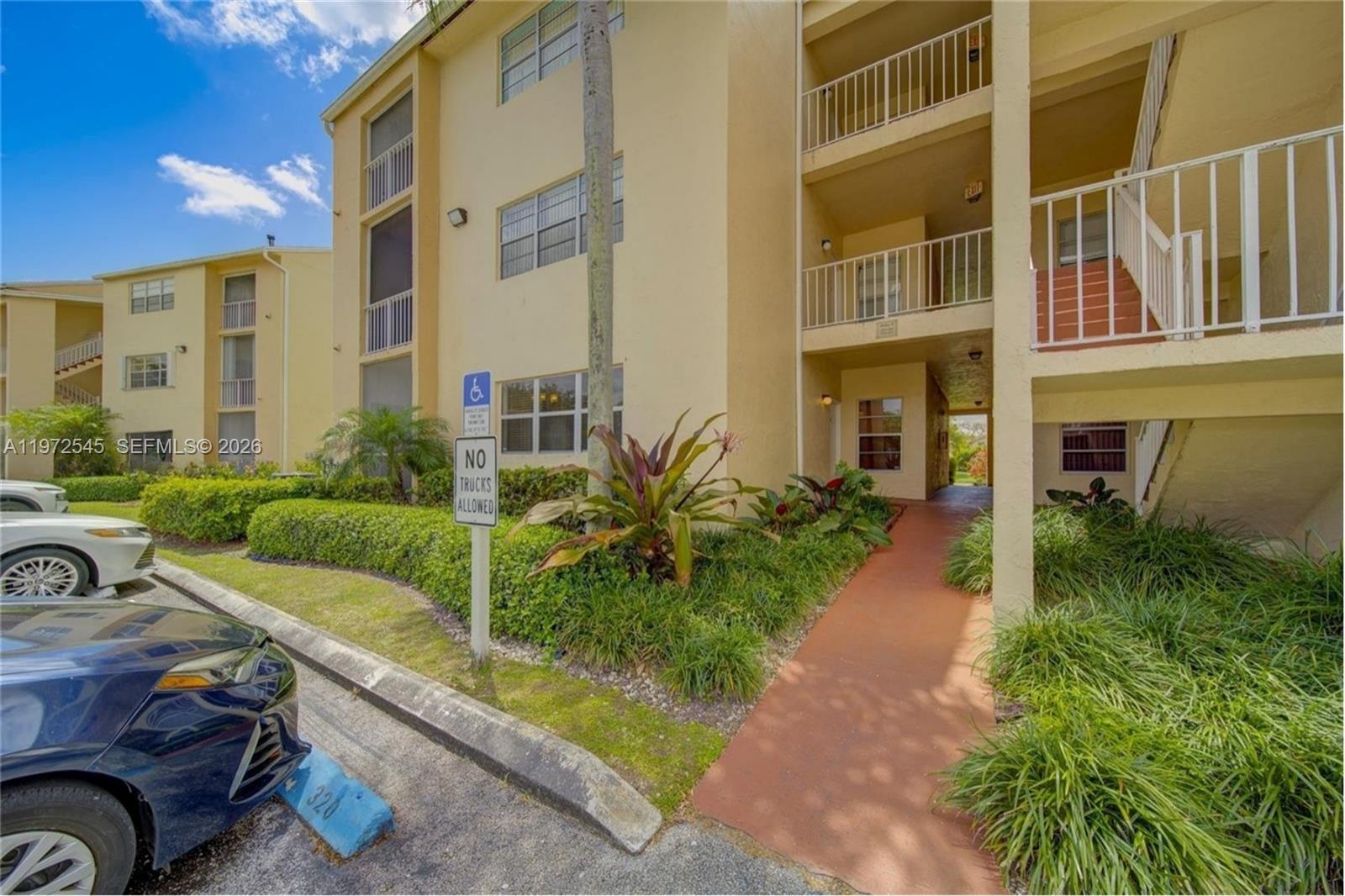 15285 SW 107th Ln #201 Miami, FL 33196