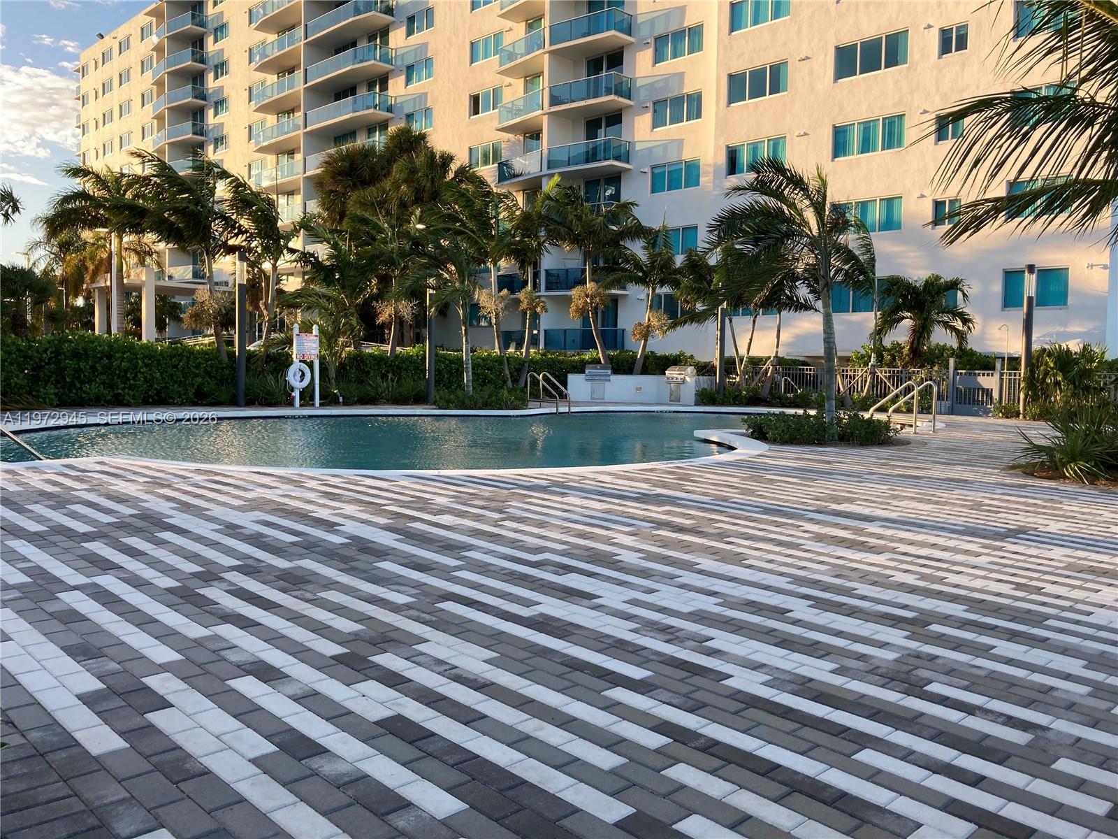 7501 E Treasure Dr #2M North Bay Village, FL 33141