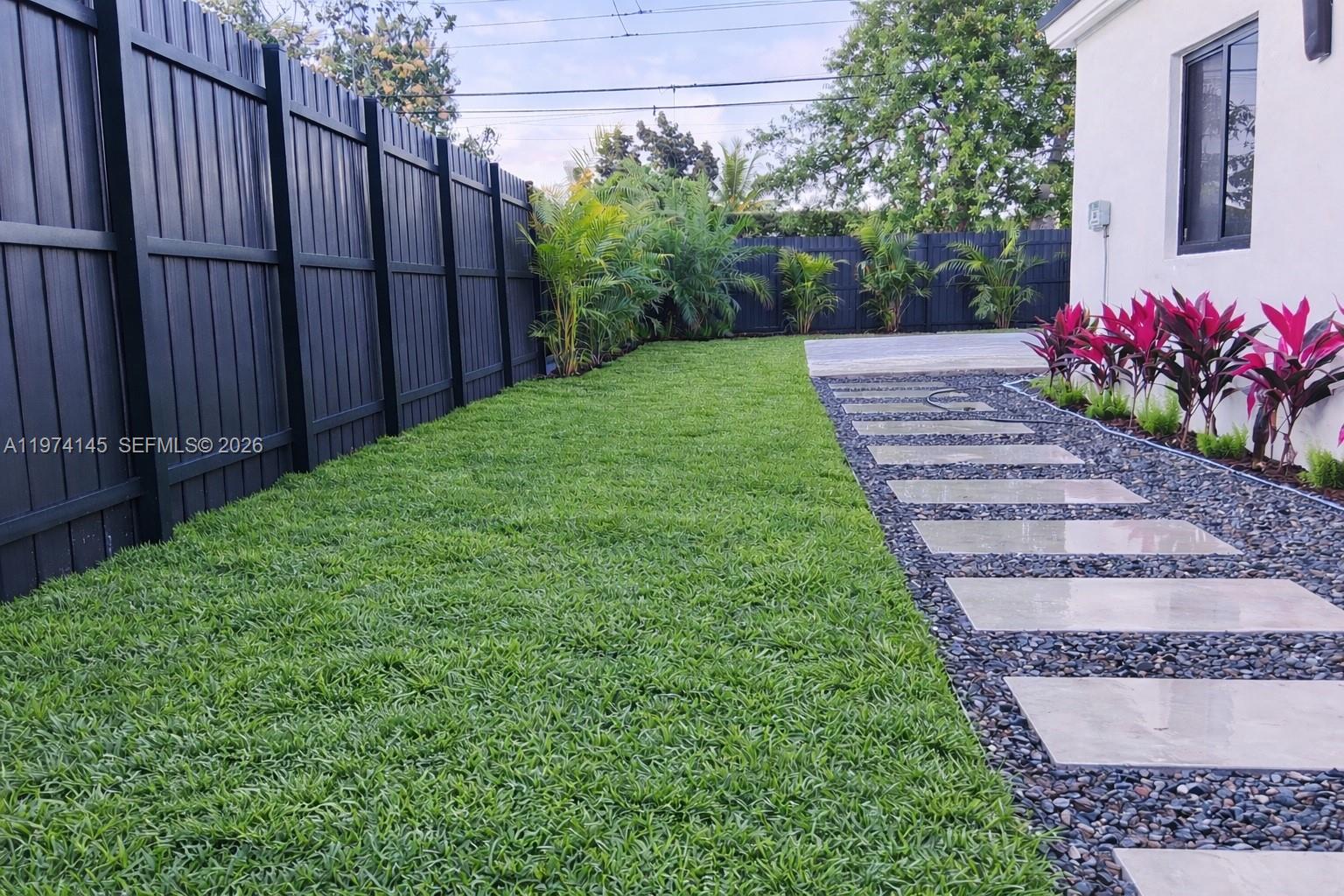 1645 NE 180th St North Miami Beach, FL 33162