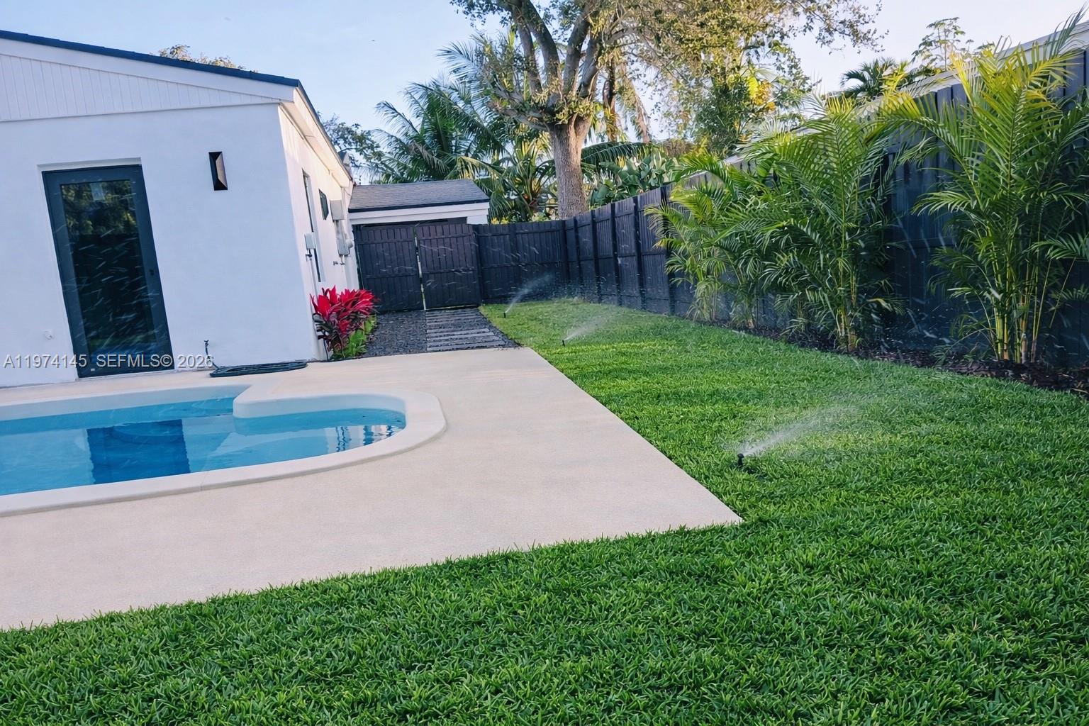 1645 NE 180th St North Miami Beach, FL 33162