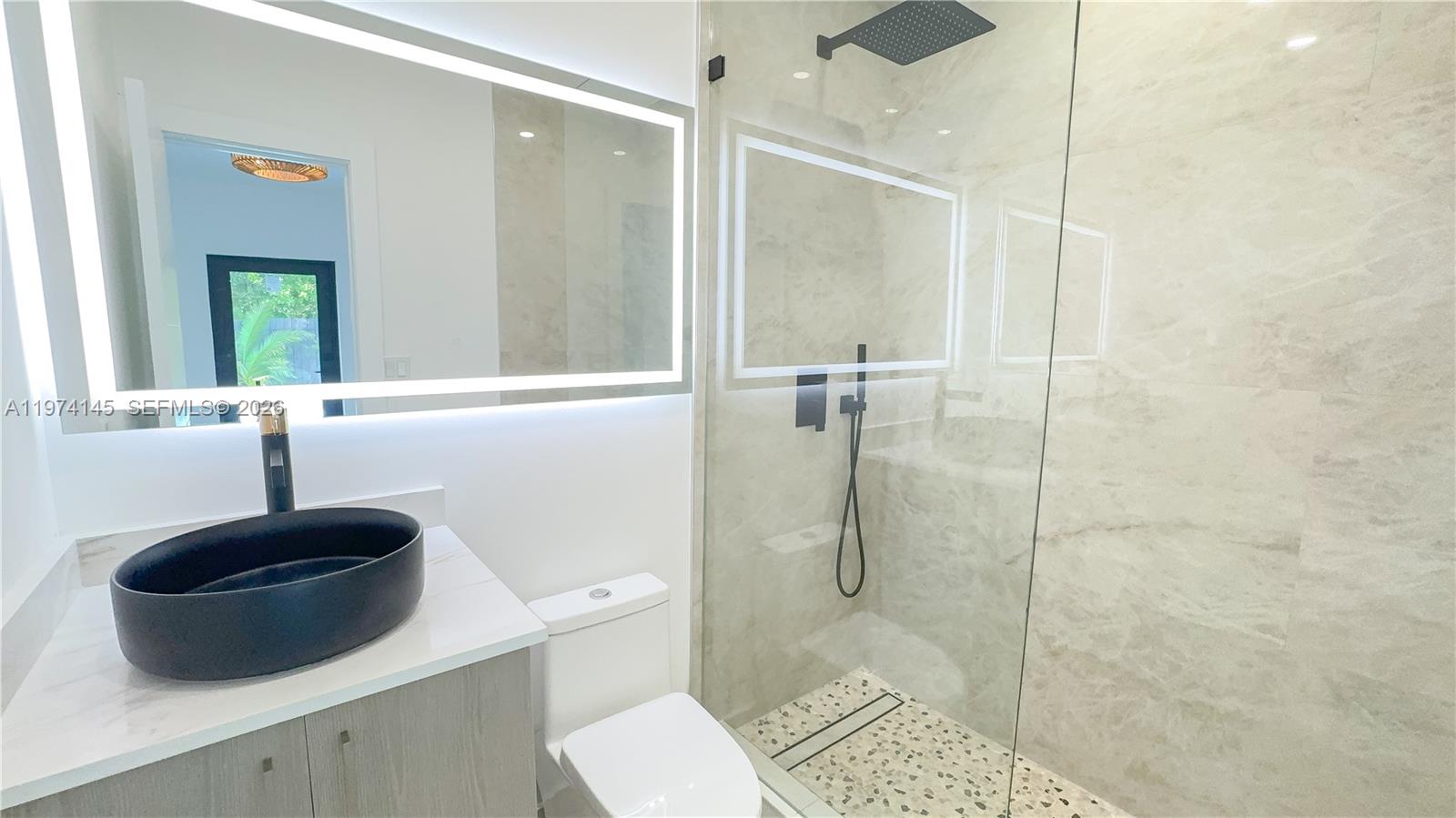 1645 NE 180th St North Miami Beach, FL 33162