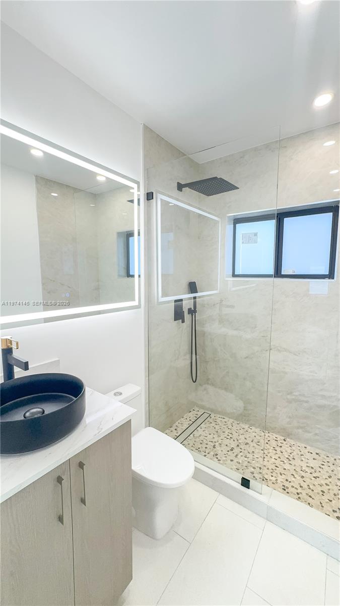 1645 NE 180th St North Miami Beach, FL 33162