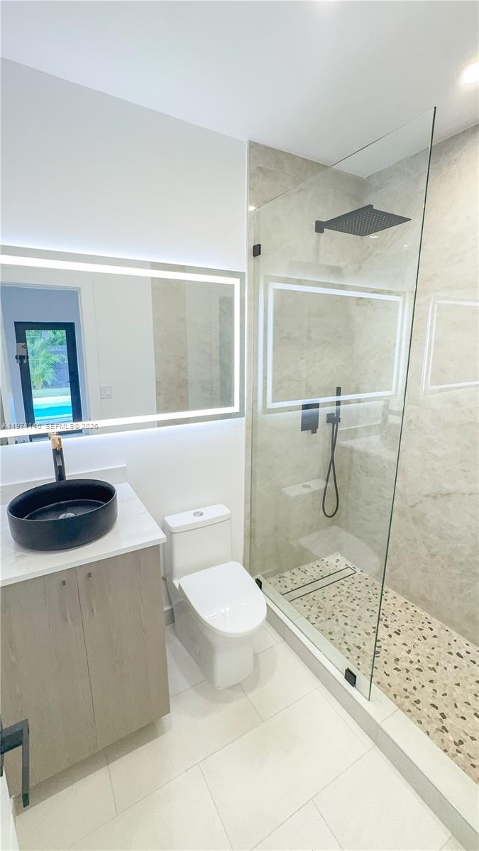 1645 NE 180th St North Miami Beach, FL 33162