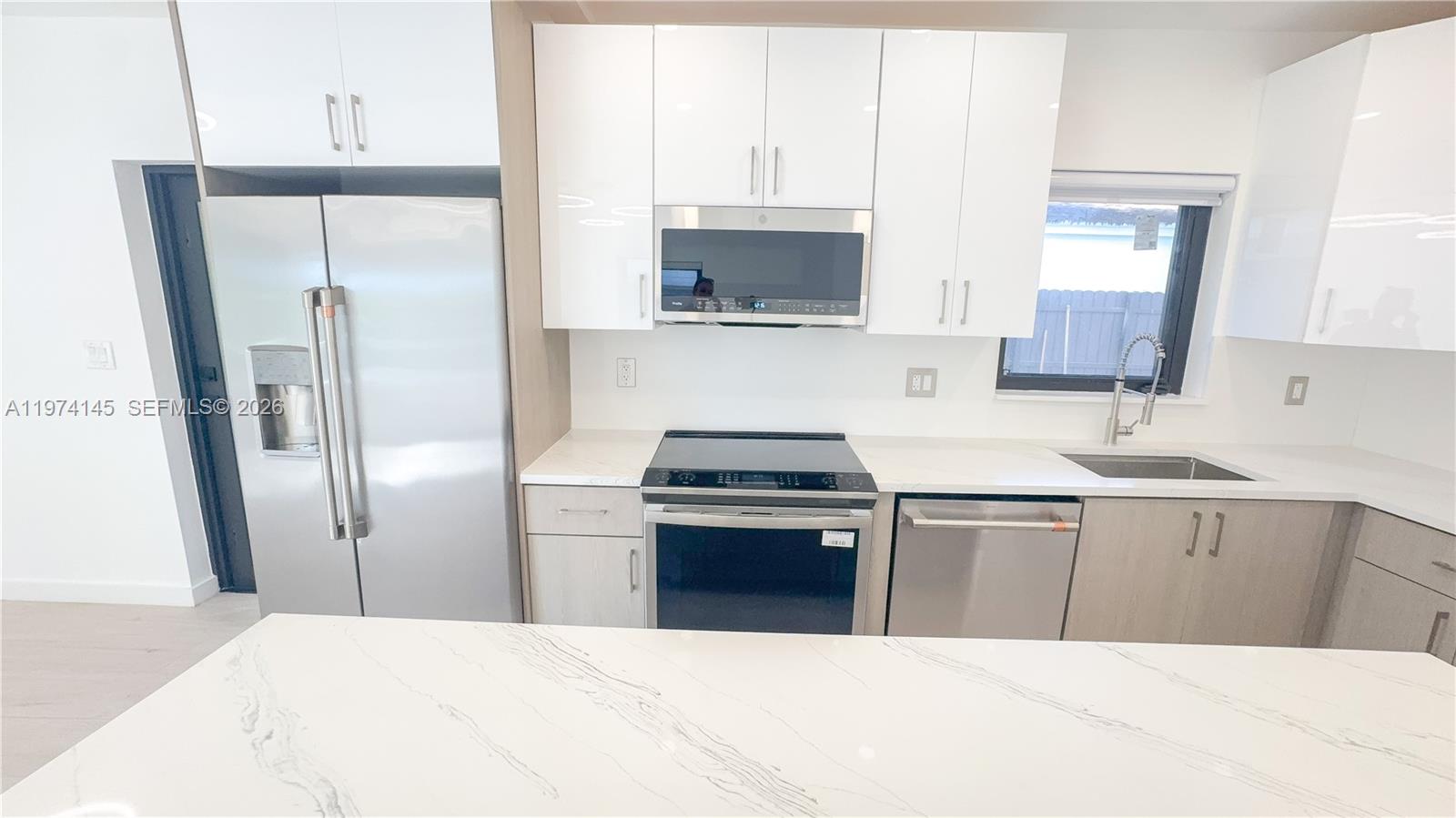 1645 NE 180th St North Miami Beach, FL 33162