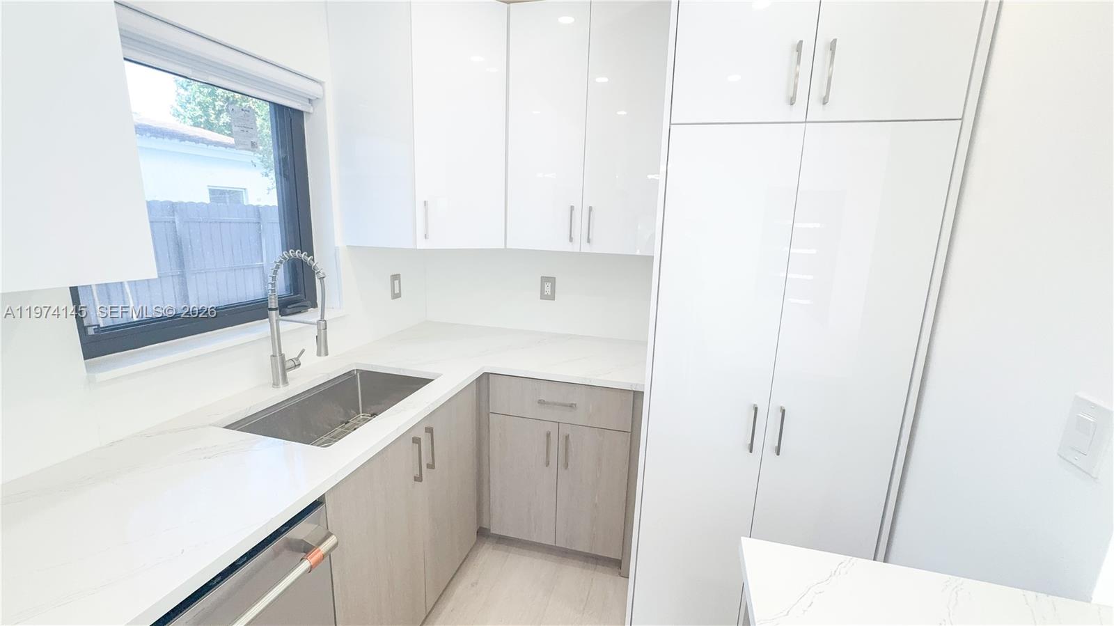 1645 NE 180th St North Miami Beach, FL 33162