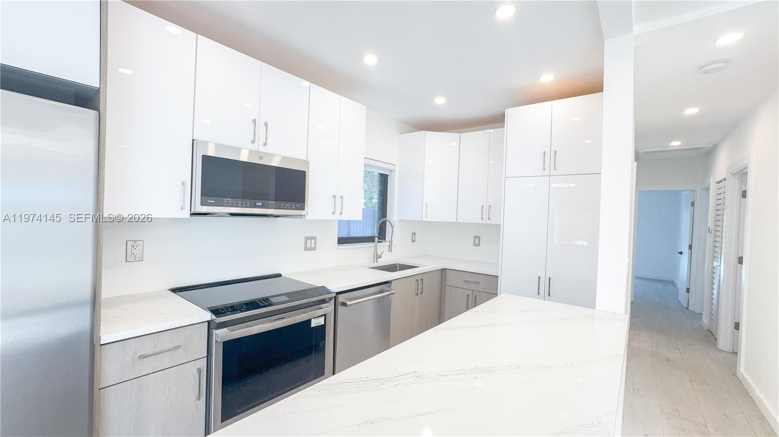 1645 NE 180th St North Miami Beach, FL 33162