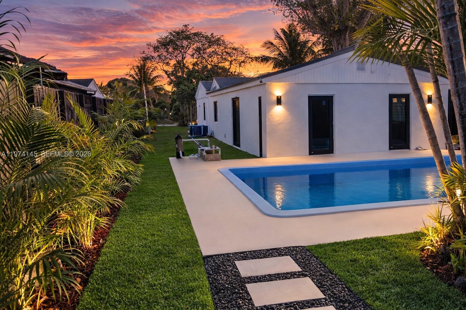 1645 NE 180th St North Miami Beach, FL 33162